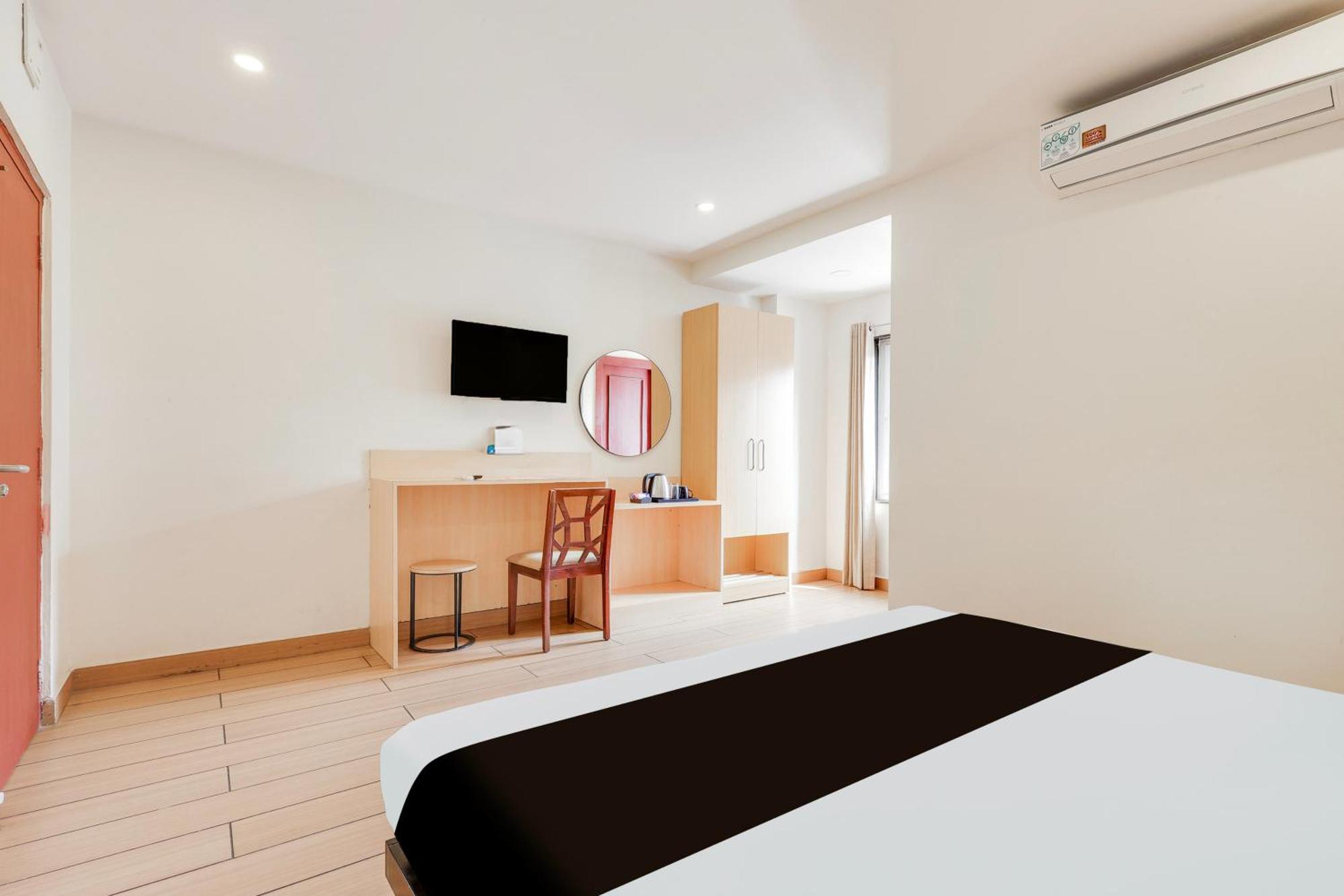 Super Townhouse Visakhapatnam Hotel Екстериор снимка