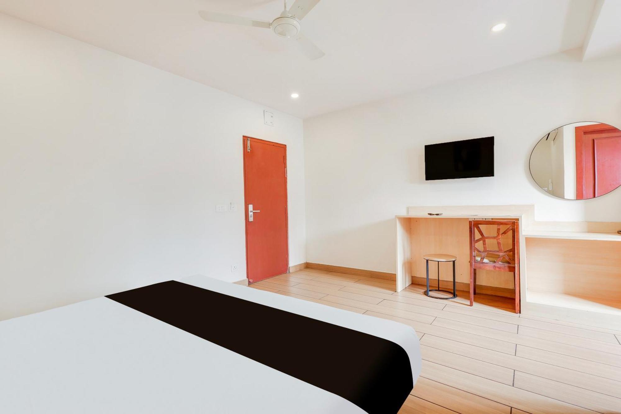 Super Townhouse Visakhapatnam Hotel Екстериор снимка