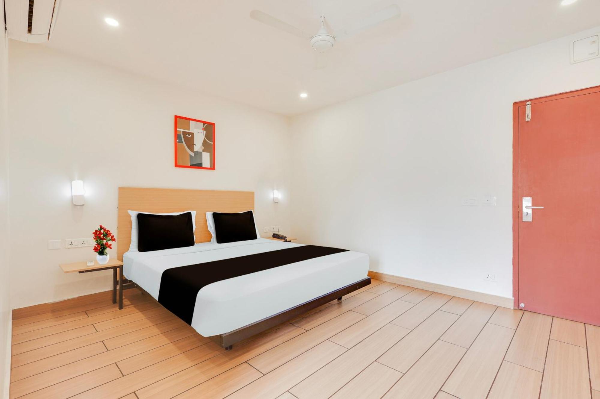 Super Townhouse Visakhapatnam Hotel Екстериор снимка