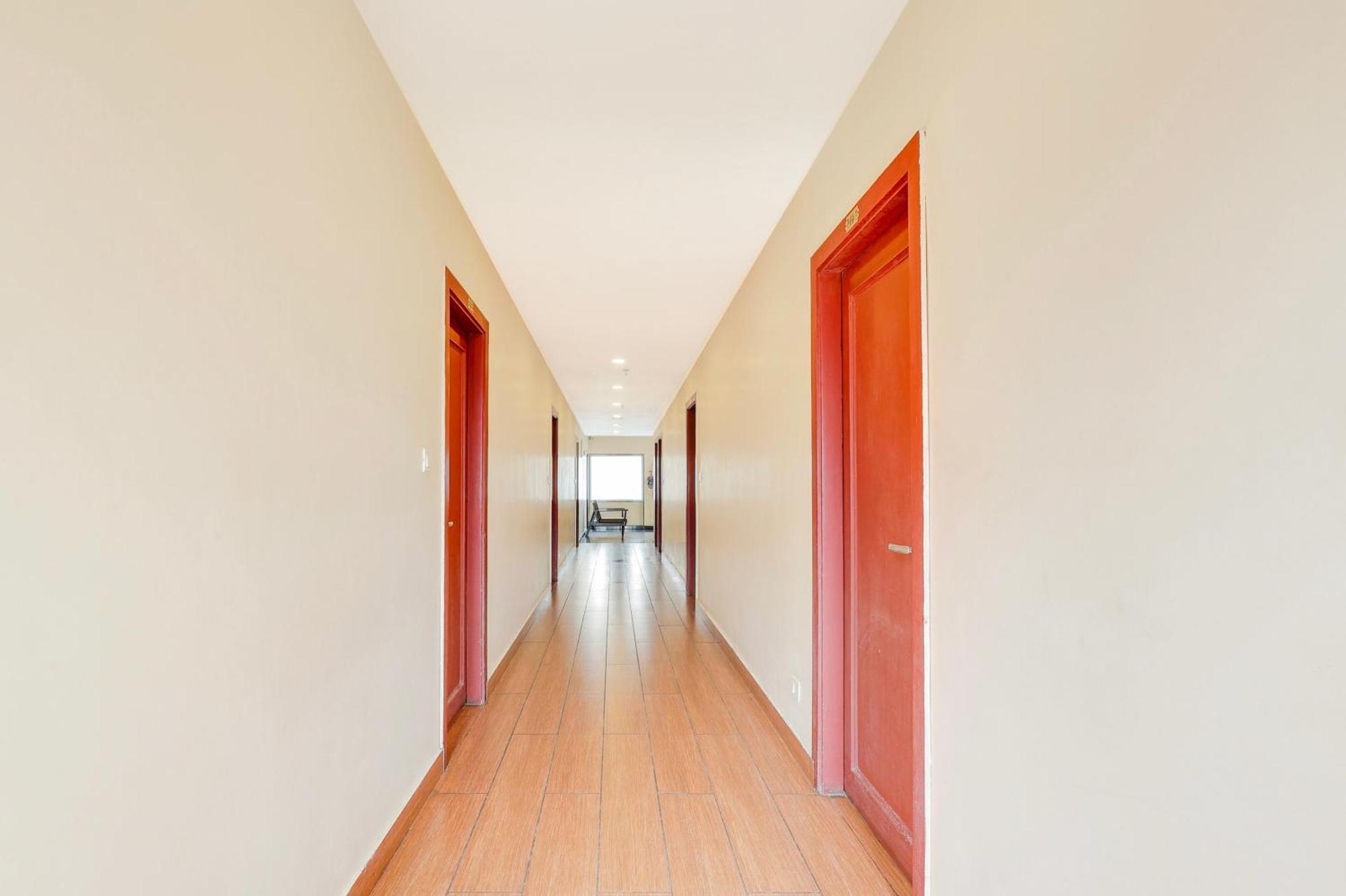 Super Townhouse Visakhapatnam Hotel Екстериор снимка