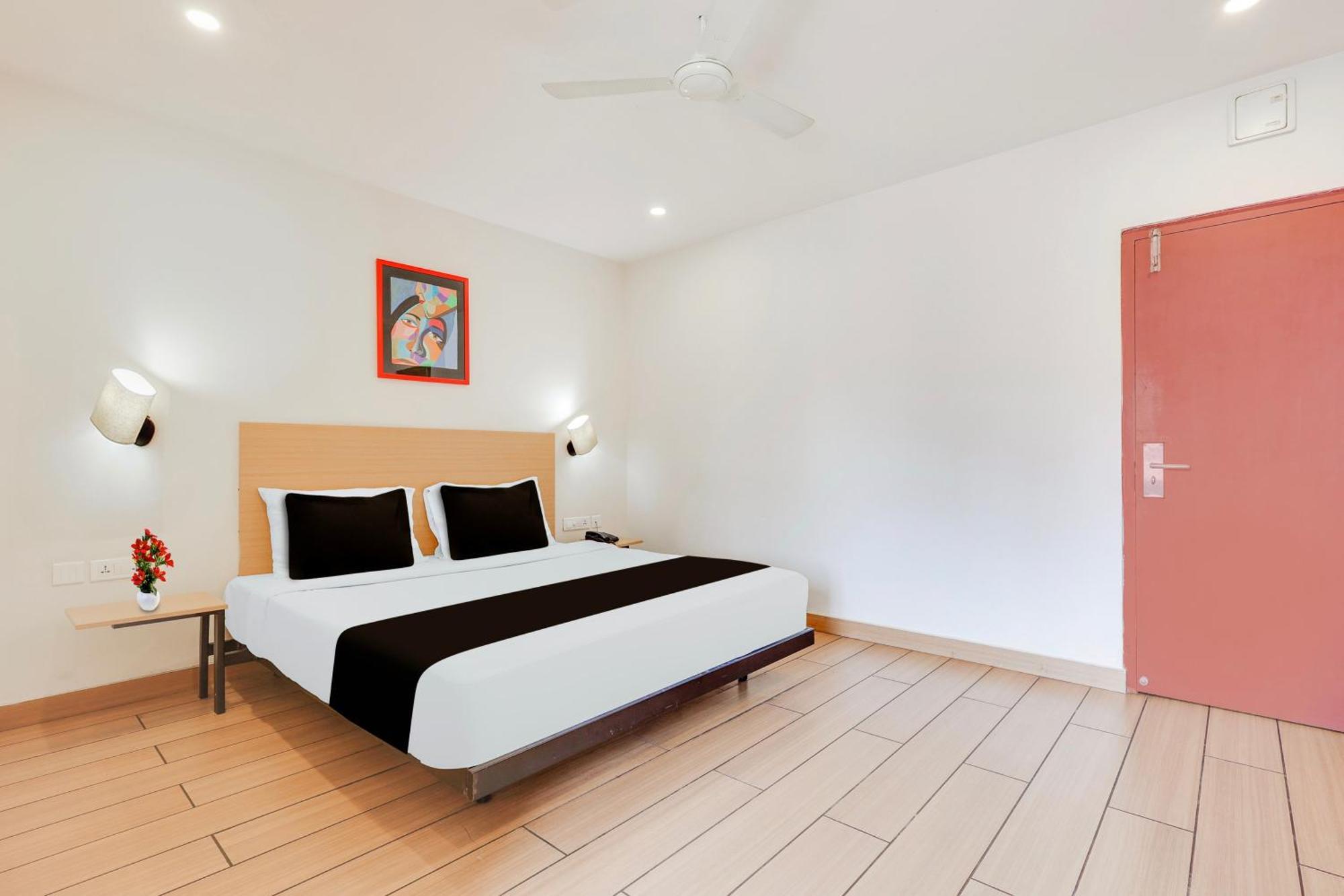 Super Townhouse Visakhapatnam Hotel Екстериор снимка