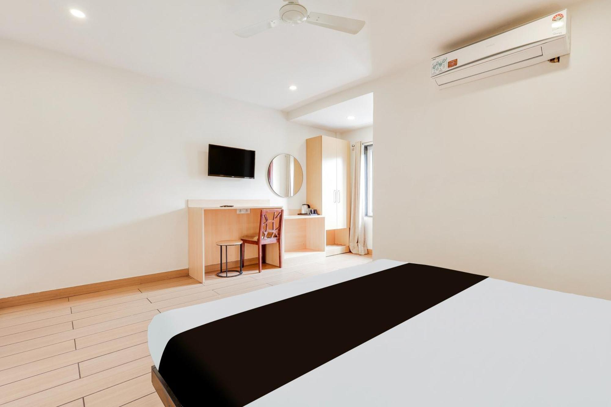 Super Townhouse Visakhapatnam Hotel Екстериор снимка