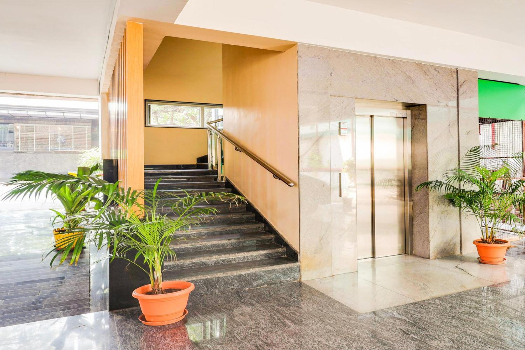 Super Townhouse Visakhapatnam Hotel Екстериор снимка